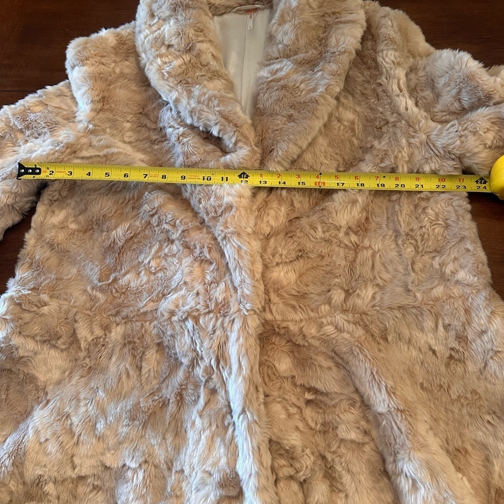 Hard to find!! 🎊Free People Faux Fur Coat - Picture 5 of 7